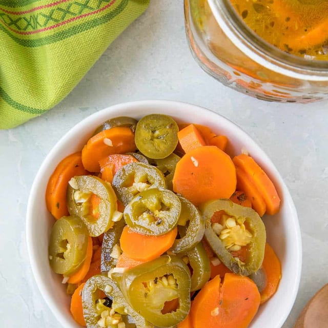 12 oz Mexican Pickel carrots (zanahorias en escabeche).