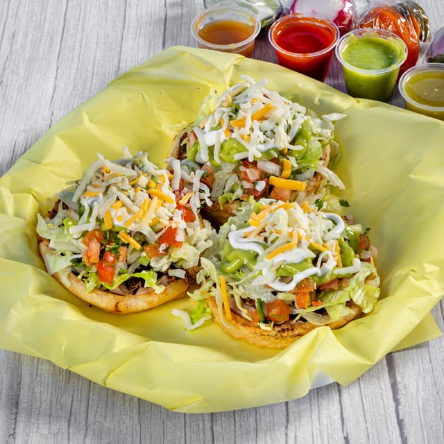 3 sopes plus drink.